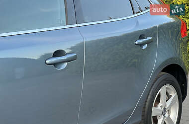 Хэтчбек Volvo V40 2014 в 
