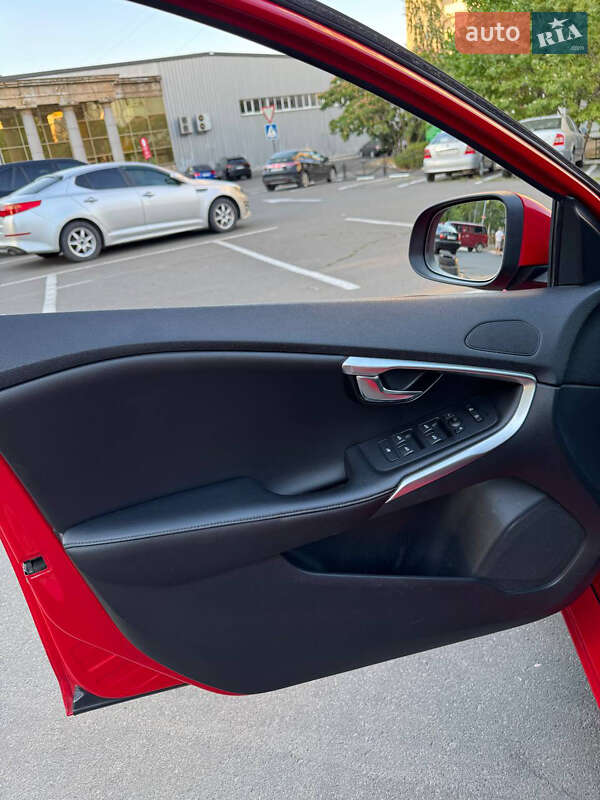 Хетчбек Volvo V40 2013 в Кривому Розі