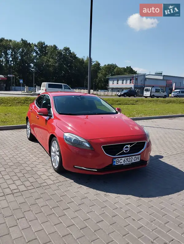 Volvo V40 2015