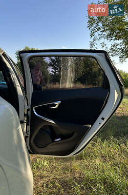 Хэтчбек Volvo V40 2014 в 
