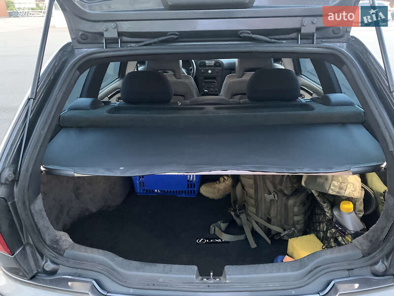 Универсал Volvo V40 2001 в Киеве