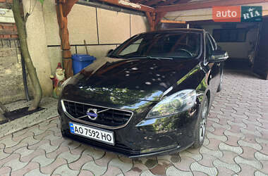 Хетчбек Volvo V40 2015 в Хусті