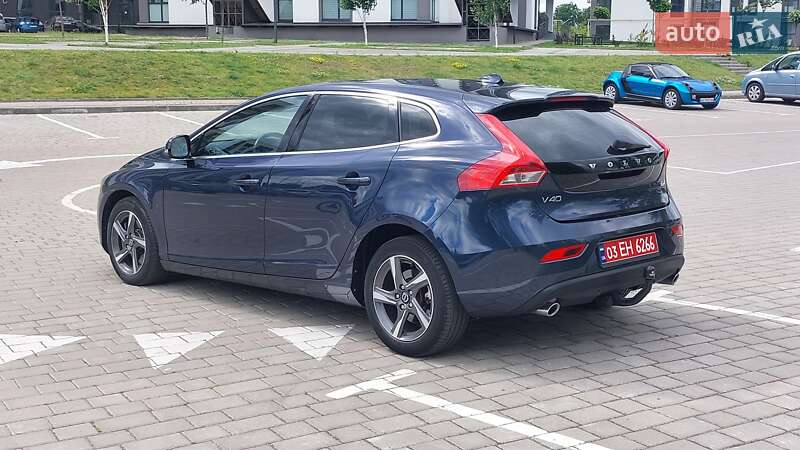 Хэтчбек Volvo V40 2014 в Луцке