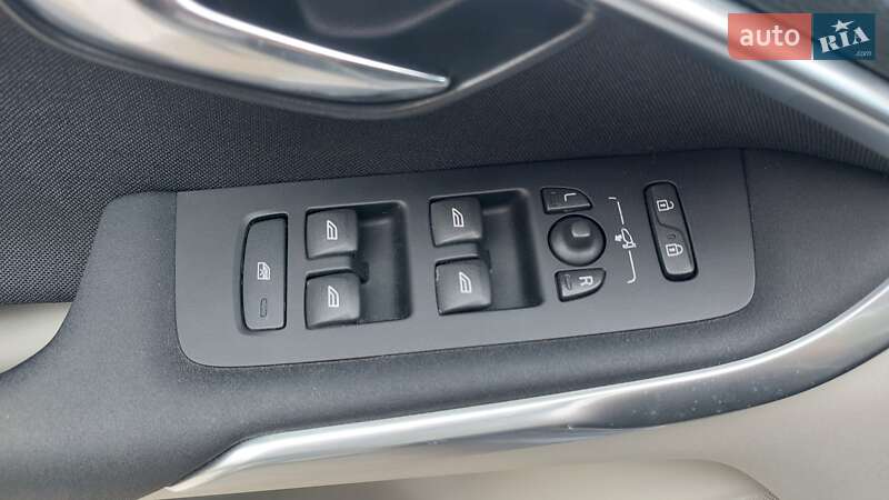 Хэтчбек Volvo V40 2014 в Луцке