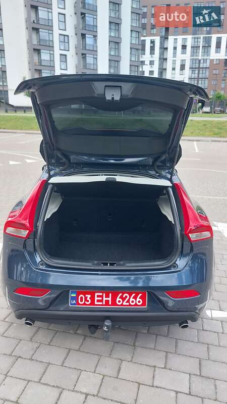 Хэтчбек Volvo V40 2014 в Луцке