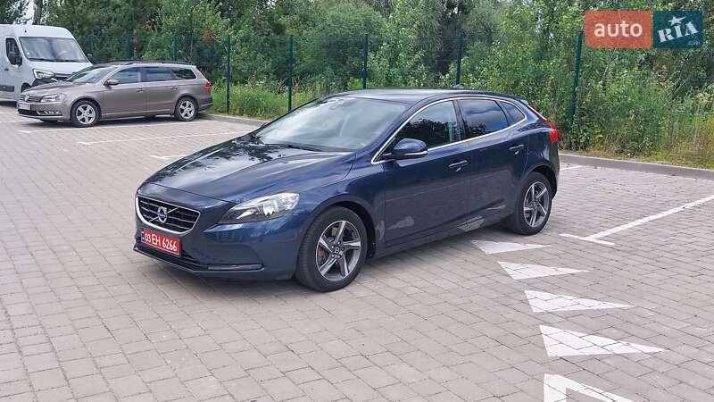 Хэтчбек Volvo V40 2014 в Луцке