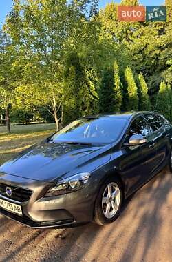 Хэтчбек Volvo V40 2014 в Ровно