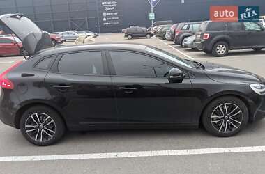 Volvo V40 2019 Volvo V40 2019