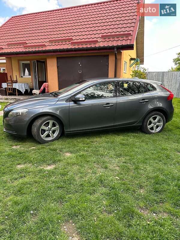 Хэтчбек Volvo V40 2013 в Луцке фото 2 Хэтчбек Volvo V40 2013 в Луцке