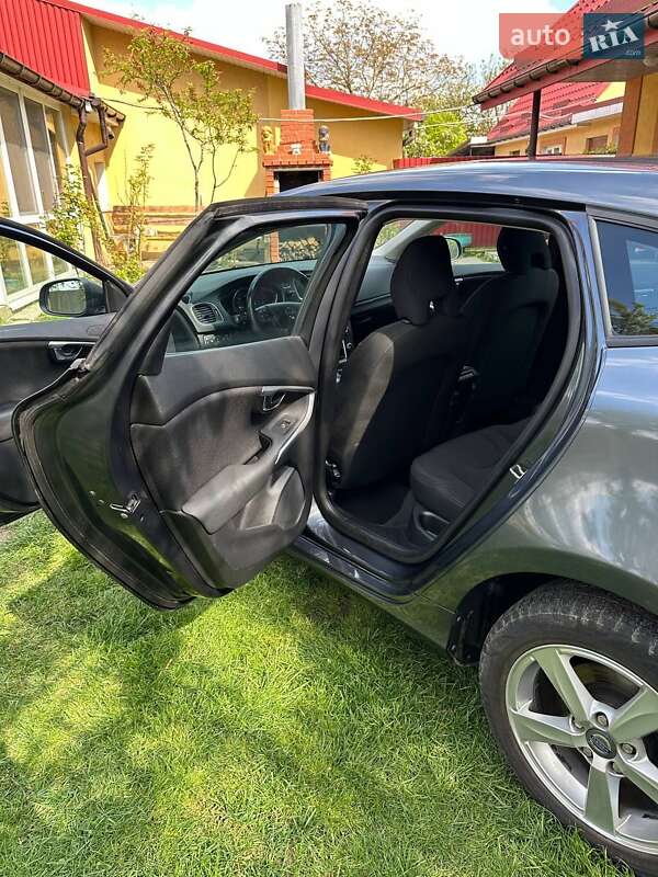 Хэтчбек Volvo V40 2013 в Луцке фото 26 Хэтчбек Volvo V40 2013 в Луцке