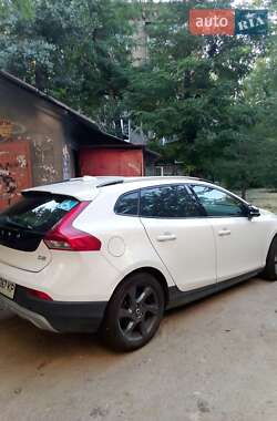 Хэтчбек Volvo V40 2013 в 