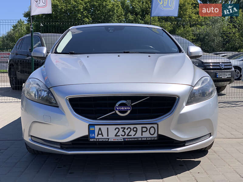 Хэтчбек Volvo V40 2014 в Бердичеве