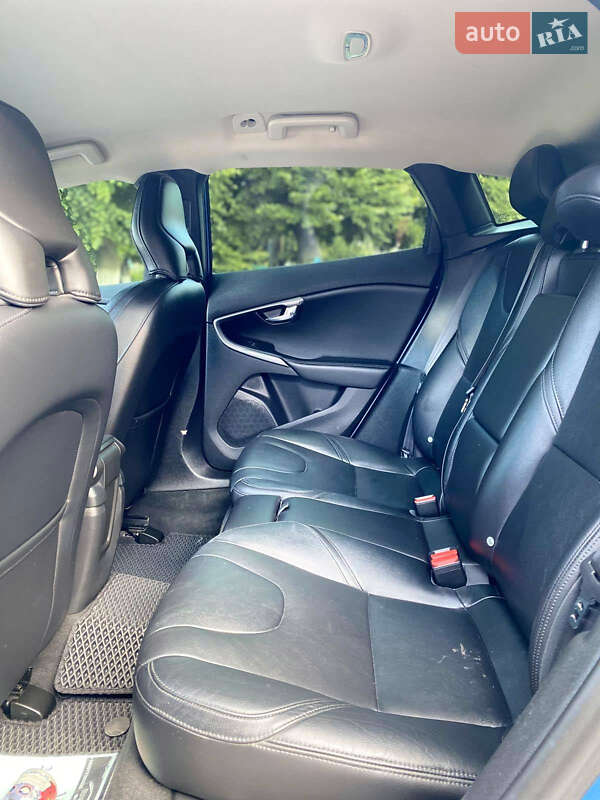 Хэтчбек Volvo V40 2014 в Староконстантинове фото 17 Хэтчбек Volvo V40 2014 в Староконстантинове