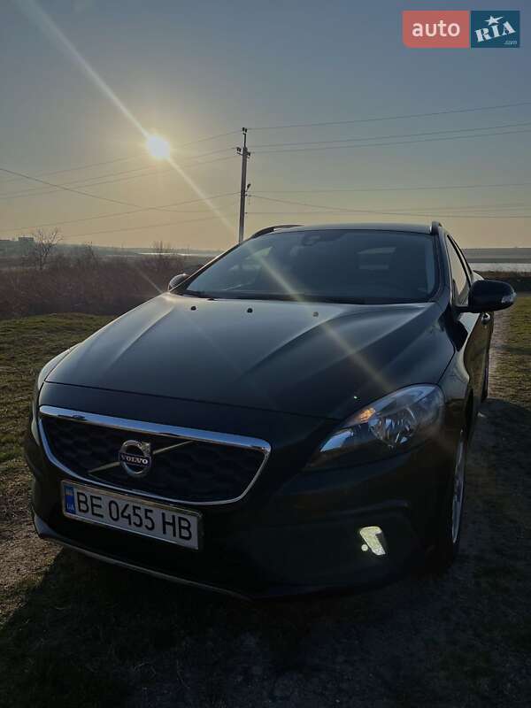 Хэтчбек Volvo V40 2014 в 