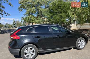 Хэтчбек Volvo V40 2014 в 
