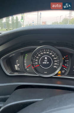Хэтчбек Volvo V40 2015 в 