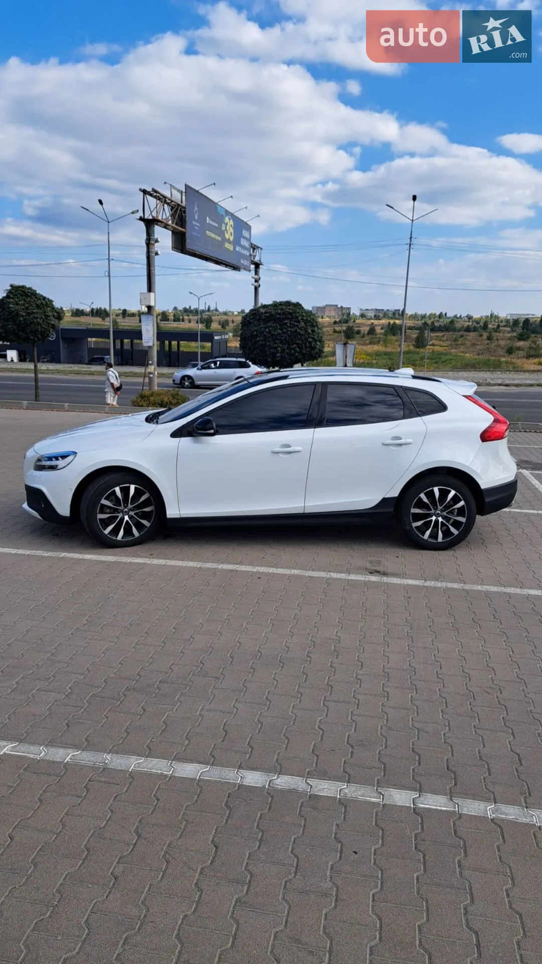 2019 Volvo V40 - мініатюра 5