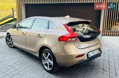 Хэтчбек Volvo V40 2016 в 