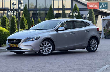 Хэтчбек Volvo V40 2013 в 