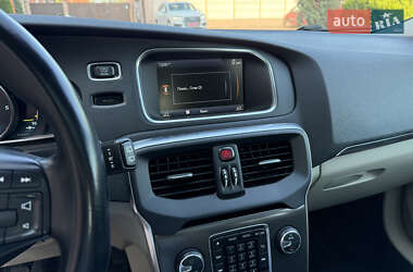 Хэтчбек Volvo V40 2013 в 
