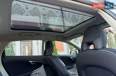 Хэтчбек Volvo V40 2013 в 