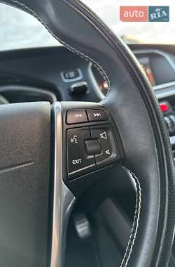 Хэтчбек Volvo V40 2014 в 