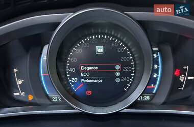 Хэтчбек Volvo V40 2014 в 