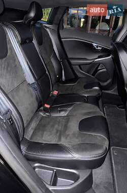 Хэтчбек Volvo V40 2014 в 