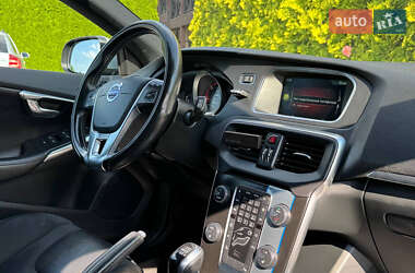 Хэтчбек Volvo V40 2015 в 