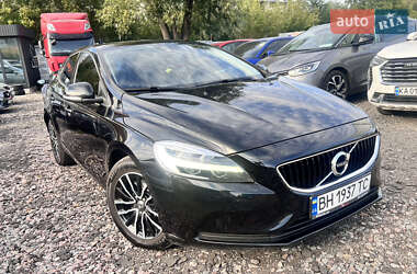 Volvo V40 2019