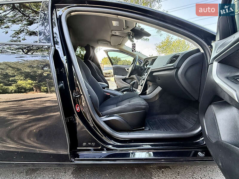 Хэтчбек Volvo V40 2013 в Одессе