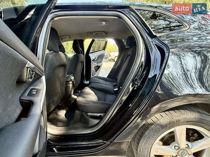 Хэтчбек Volvo V40 2013 в Одессе