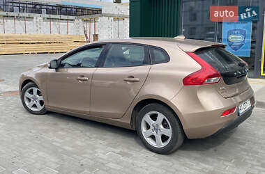 Хэтчбек Volvo V40 2014 в Белой Церкви