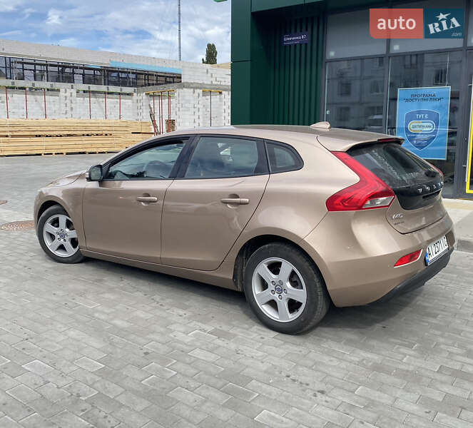 Хэтчбек Volvo V40 2014 в Белой Церкви