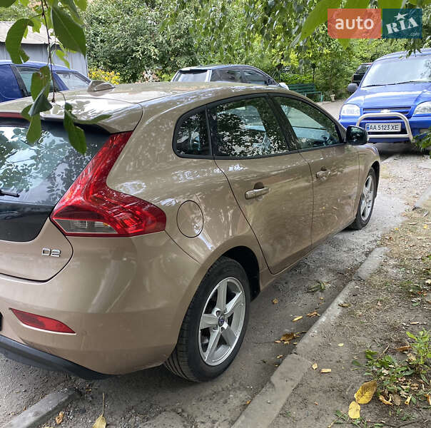Хэтчбек Volvo V40 2014 в Белой Церкви