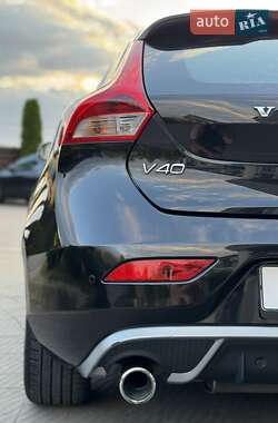 Хэтчбек Volvo V40 2014 в 