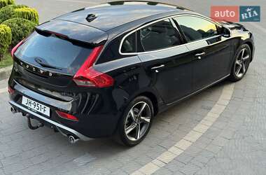 Хэтчбек Volvo V40 2014 в 