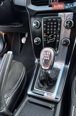 Хэтчбек Volvo V40 2014 в 