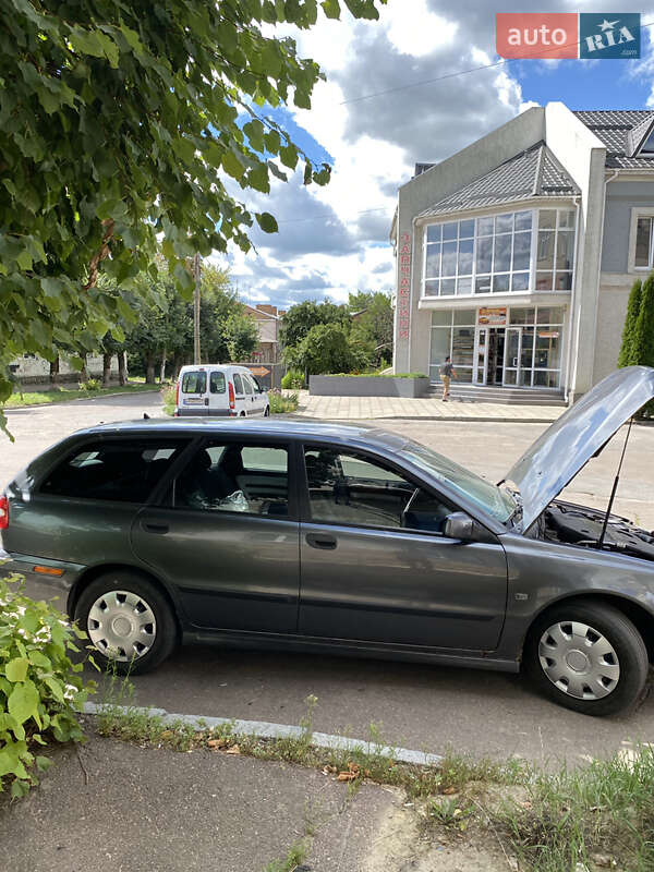 Универсал Volvo V40 2002 в Бердичеве