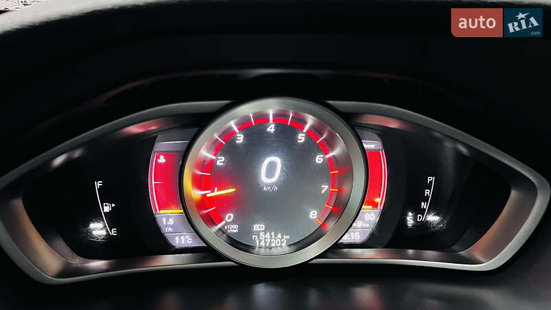Хэтчбек Volvo V40 2016 в Львове