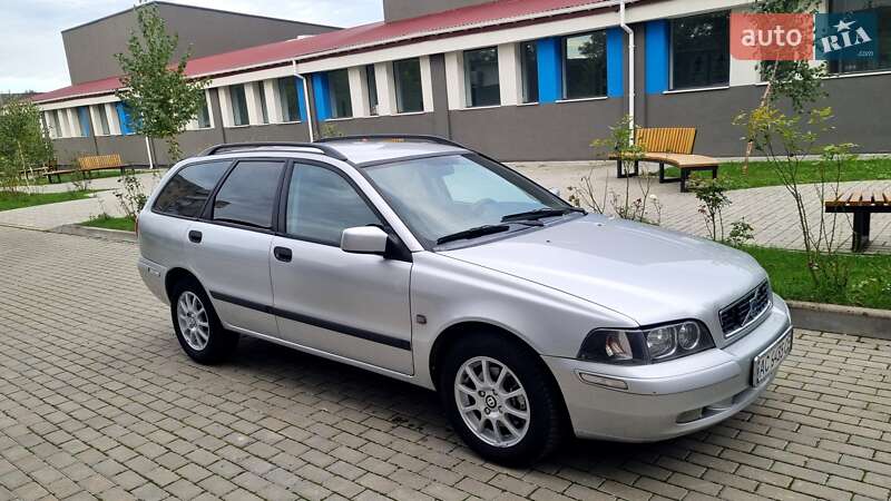 Универсал Volvo V40 1999 в 