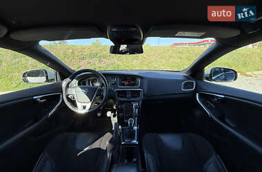 Хэтчбек Volvo V40 2014 в 