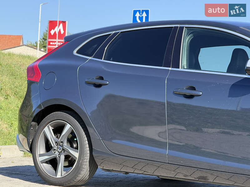 Хэтчбек Volvo V40 2014 в Стрые