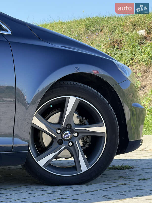 Хэтчбек Volvo V40 2014 в Стрые