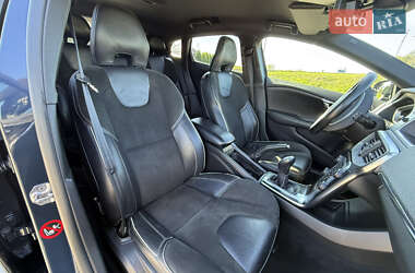 Хэтчбек Volvo V40 2014 в 