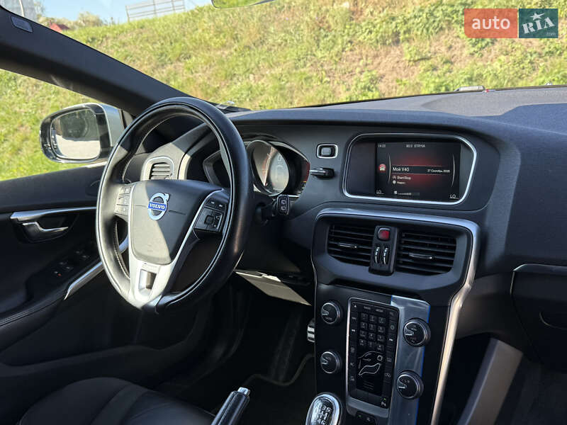 Хэтчбек Volvo V40 2014 в Стрые