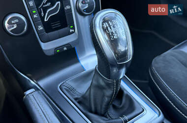 Хэтчбек Volvo V40 2014 в 