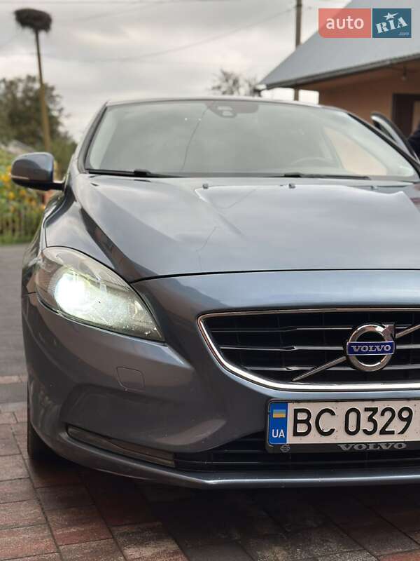 Volvo V40 2012