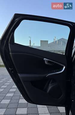 Хэтчбек Volvo V40 2014 в 
