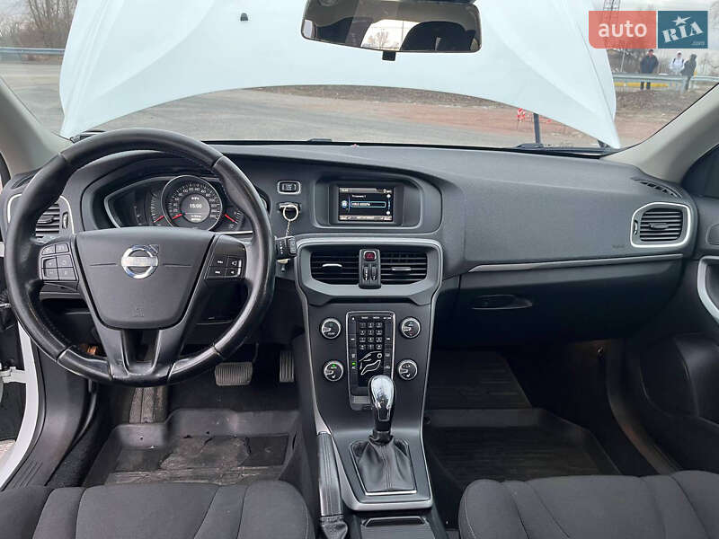 Хэтчбек Volvo V40 2013 в Киеве фото 6 Хэтчбек Volvo V40 2013 в Киеве